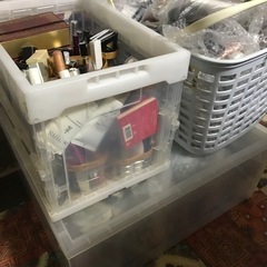 スキンケア　コスメ　化粧水　乳液　美容液　クリーム　ファンデーション　口紅　チーク　アイシャドウ　ブランド　デパコス　プチプラ　大量　まとめて　コスメ　お手入れ　フェイス　ボディ　断捨離　お買い得　