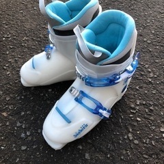 女の子　スキー靴　ブーツ