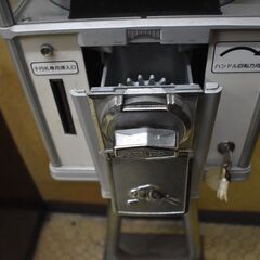 千円ガチャ本体【現行千円札専用】鍵付き