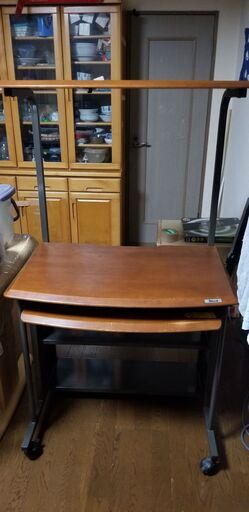 パソコンデスク中古 ダイフク 赤土小学校前のテーブル パソコンデスク の中古あげます 譲ります ジモティーで不用品の処分