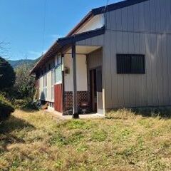 自然豊かな土地でDIYしながら部屋を改装できる