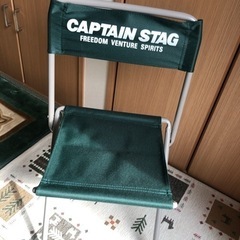 パイプ椅子　CAPTAIN STAG 3つで