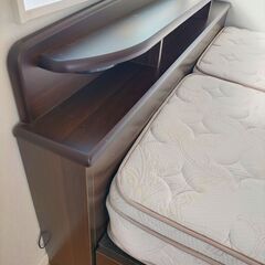 ダブルベッド175cm x 200cm フレームとマットレスセット ライト照明 