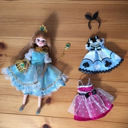 リカちゃん人形と服3点と靴アクセ6点セット マキマキ 新伊丹の自転車の中古あげます 譲ります ジモティーで不用品の処分