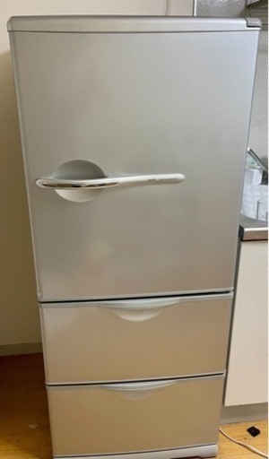 日本メーカーSANYOの綺麗な冷蔵庫