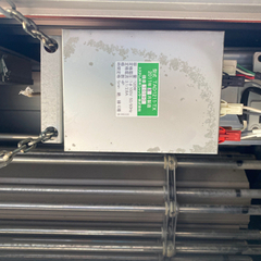 車庫のシャッター　(詳細を確認してください)