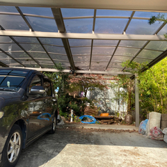 カーポート二台分　(詳細を確認してください)