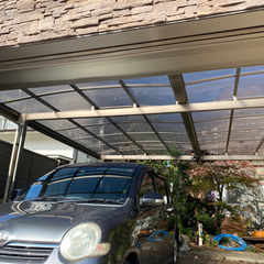 カーポート二台分　(詳細を確認してください)