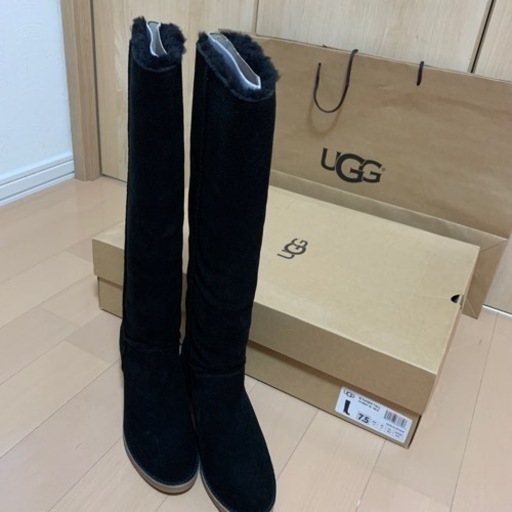 値下げUGG 新品未使用ロングブーツ　24.5㎝