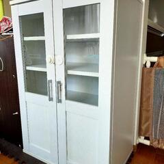 ニトリ　食器棚　カップボード 白　4段　木製　ガラス窓