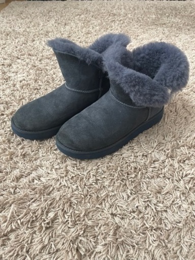 UGG クラシックムートンブーツ　カフ　ミニ　ネイビー　US7