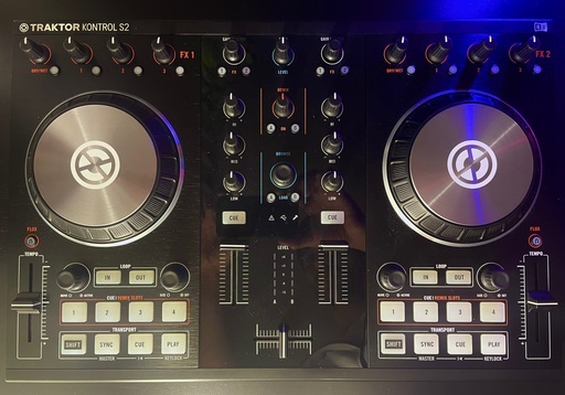 DJ コントローラー Traktor Kontrol S2