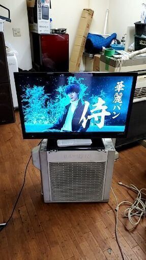 シャープ32型液晶テレビ2012年。