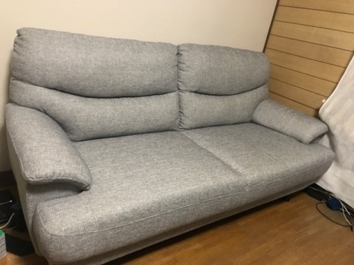 3人用ソファー   7000円