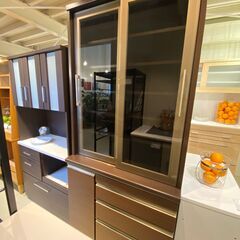 宇都宮でオシャレな家具を探すなら『オトワリバース！』食器棚