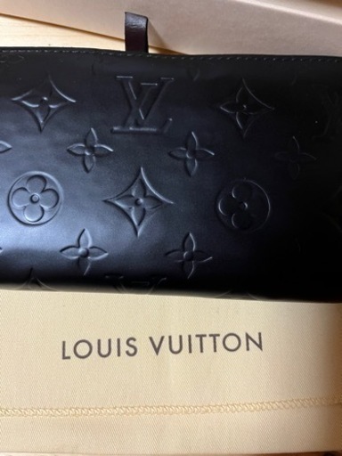 LOUIS VUITTON ルイヴィトン　ジッピーウォレット ヴェルニ