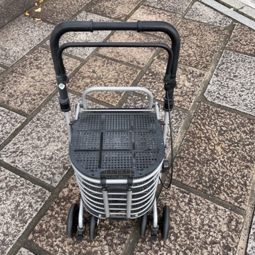 介護用品　シルバーカー　手押し車　カゴ付き
