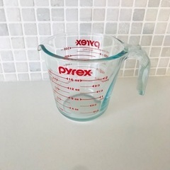 Pyrexの計量カップ