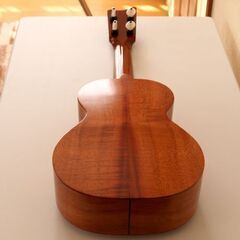 カマカ　コンサートウクレレ