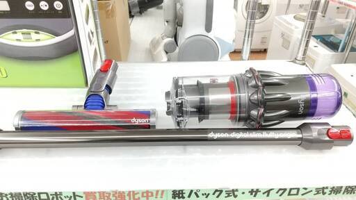 お値下げ致しました現行モデル美品 Dyson SV18 コードレス サイクロン クリーナー スティック 掃除機 ダイソン 付属品 アタッチメントあり