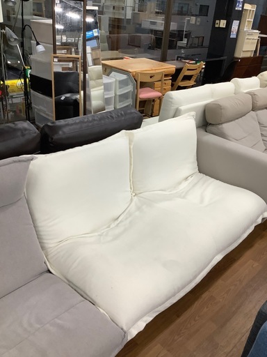 値下げしました』ligne roset 2人掛けリクライニングソファー 売場展開