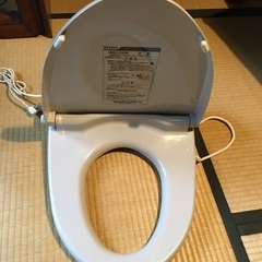 トイレ便座　TOTO ウォームレットS TCF108