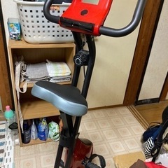 【ネット決済】(中古)赤いエアロバイク。