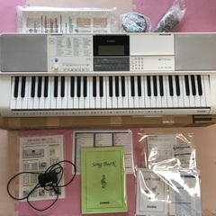 ☆美品☆　CASIO　電子ピアノ　LK-516　光ナビゲーション...
