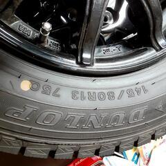 12/13処分予定スタッドレスタイヤ13インチアルミホイール付き4本セット