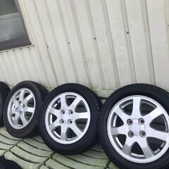 ダイハツ純正ホイルスタッドレスタイヤ4本セット155/65/14、取り付け料金こみで18000円