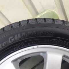 ダイハツ純正ホイルスタッドレスタイヤ4本セット155/65/14、取り付け料金こみで18000円