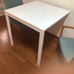 【急募】IKEAのダイニングテーブルとノーブランドチェア2脚