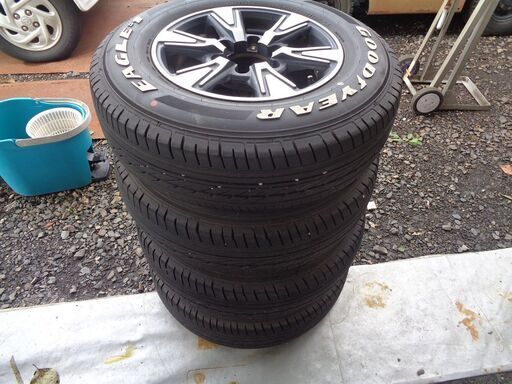 ハイエース　ラジアルタイヤ　グットイヤー　195/80Ｒ15　　バリ山８㎜近い　アルミホイール付き ハイエース ラジアルタイヤ グットイヤー 195/80R15 バリ山8㎜近い
