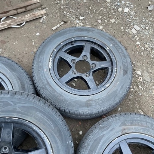 バリ山 DUNLOP SJ8 175/80R16 スタッドレス タイヤ アルミホイール付き  