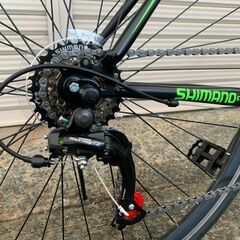 新品★未使用　クロスバイク　700×28C　シマノ製6段変速  ブラック/グリーン