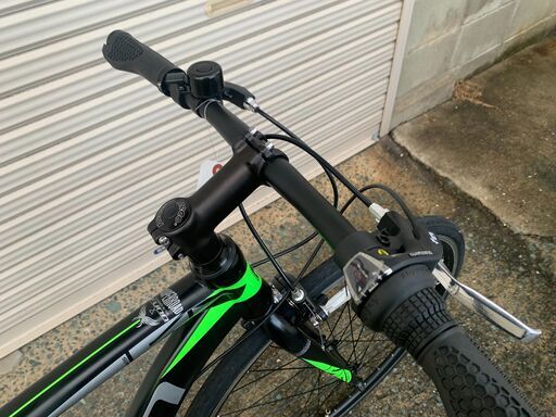 新品☆未使用 クロスバイク 700×28C シマノ製6段変速 ブラック