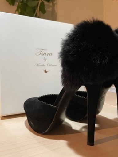 【美品】TSURU by MARIKO OIKAWA 　リアルファー付き　ハイヒール　ブラック　正規箱・ヒール交換ゴム付 美品】TSURU by MARIKO OIKAWA リアルファー付き ハイヒール ブラック