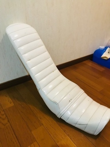 エイプ50 三段シート 白