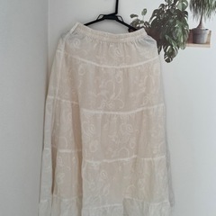 【ネット決済】白いマキシスカート