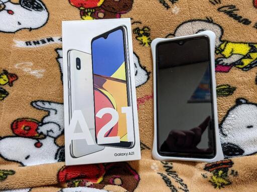 GalaxyA21(SCV49)ホワイト