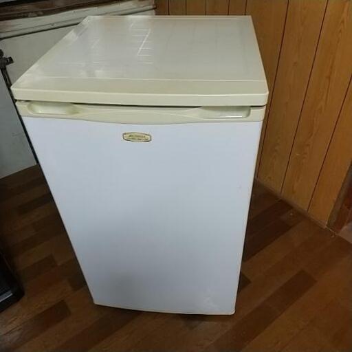 冷凍庫　2012年　お引き取り先が決定致しました。