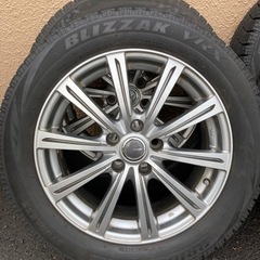 商談中 215/55R17 VRX PCD114.3 5穴
