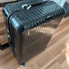 リモワスーツケース