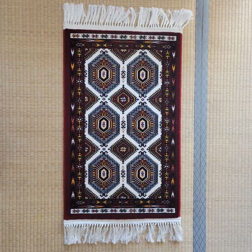 ペルシャ絨毯 ウール イラン製 50×82cm (数量限定) (約 1.5 キログラム)
