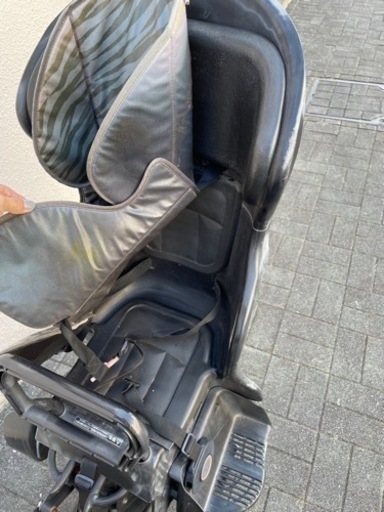 電動自転車　前かご、子供乗せ椅子付き　３人乗り可　ギュットアニーズ