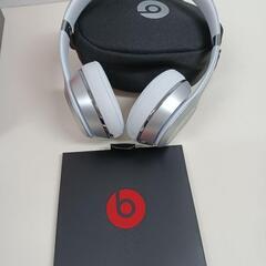 美品Beats Solo3 Wireless シルバー　オンイヤーヘッドフォン