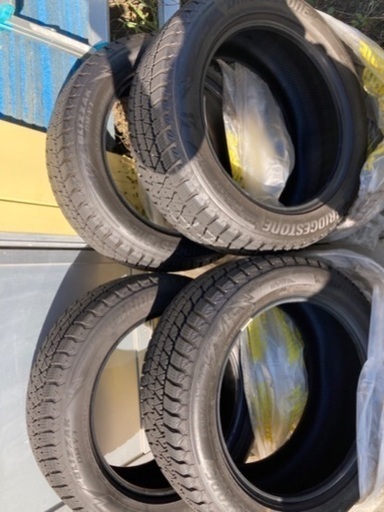 275/50/R20 スタッドレスタイヤ 現行ベンツGLE