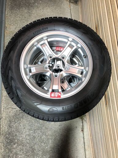 ＜ヨコハマ＞　スタッドレスタイヤ　175/80R16 ホイール付き！