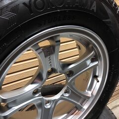 ＜ヨコハマ＞　スタッドレスタイヤ　175/80R16 ホイール付き！