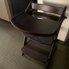 ほぼ新品未使用　木製子供椅子